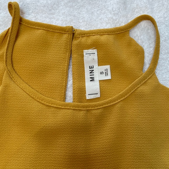 🟢 Dressy Gold tank top size small - Picture 2 of 9